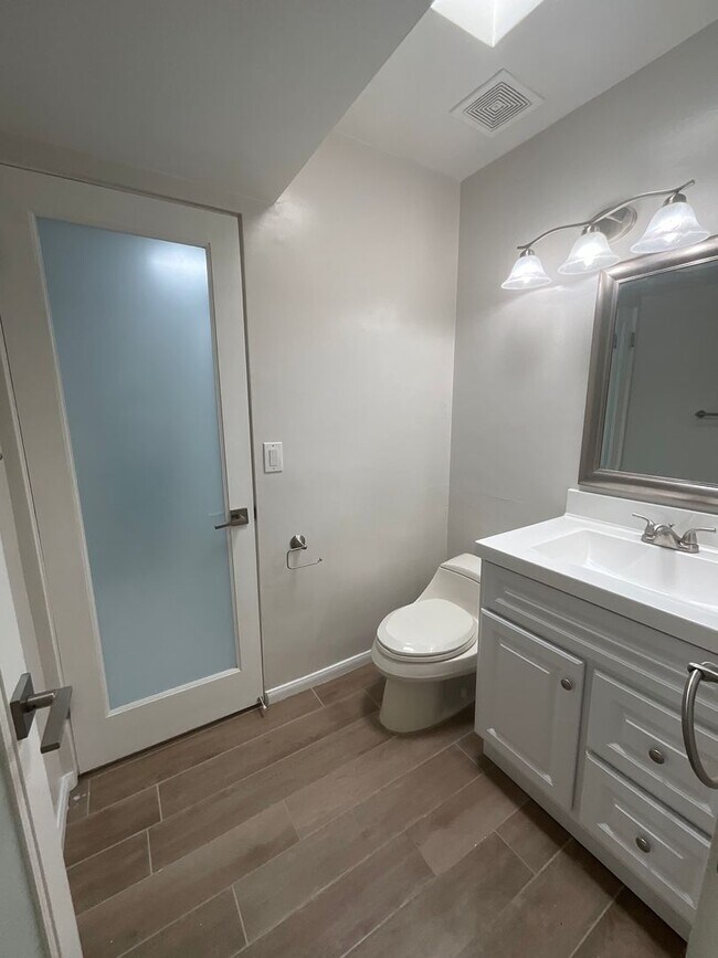 Building Photo - 42415 Rancho Las Palmas Dr