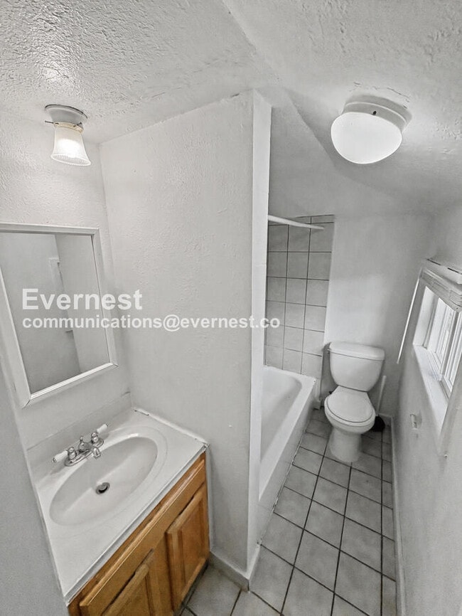 Building Photo - 440 18th St