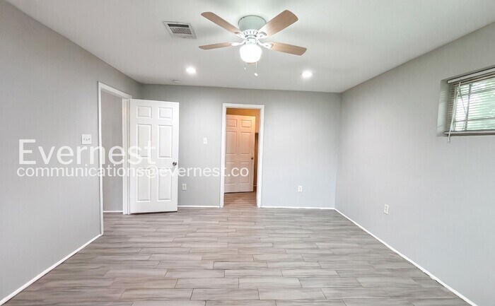 Building Photo - 8117 Richland Dr