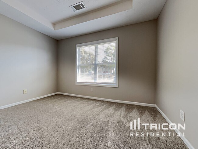 Building Photo - 419 Foxdale Rd
