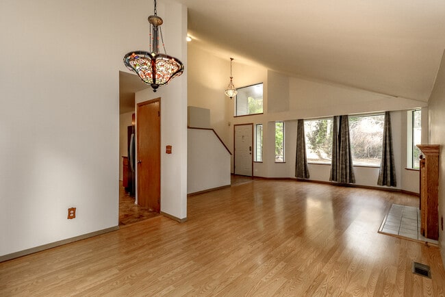 Building Photo - 3223 S 372nd St