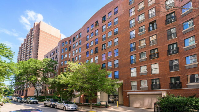 Building Photo - 711 W Gordon Ter