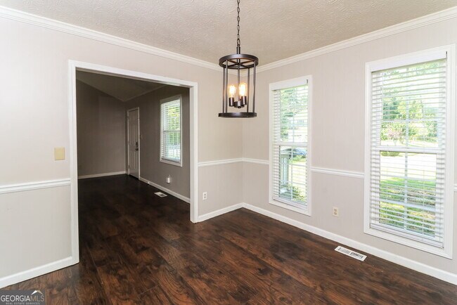 Building Photo - 2408 Chauncey Ln
