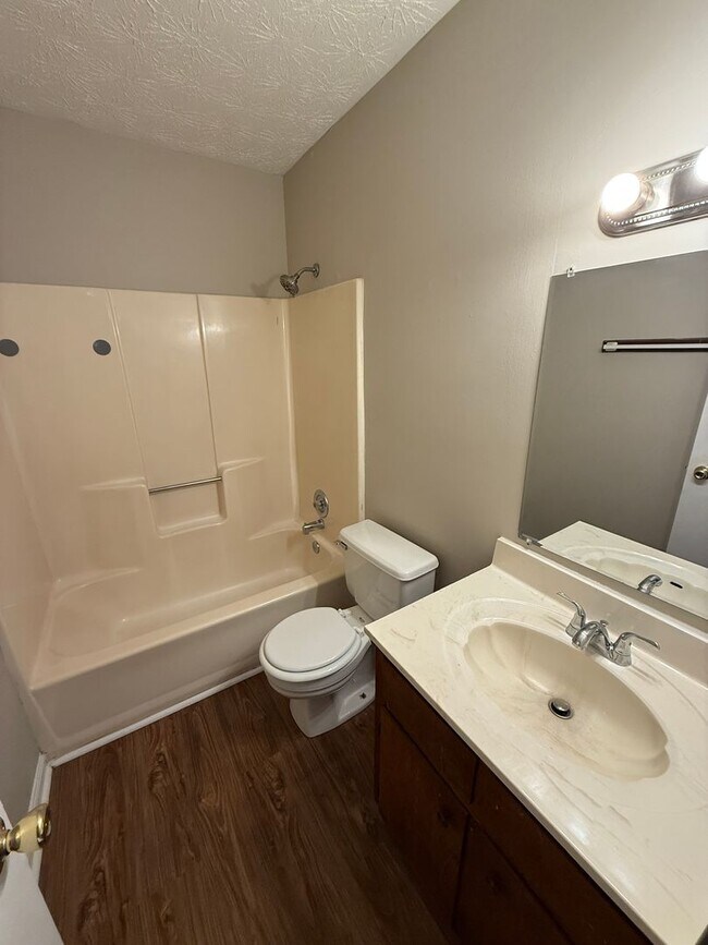 Building Photo - 108/110 St Andrews Ct