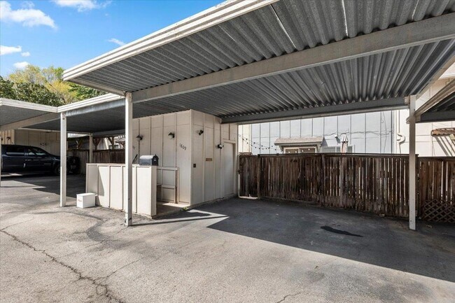 Building Photo - 1809 Coronado Hills Dr