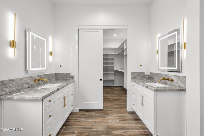 Building Photo - 22926 W La Mirada Dr