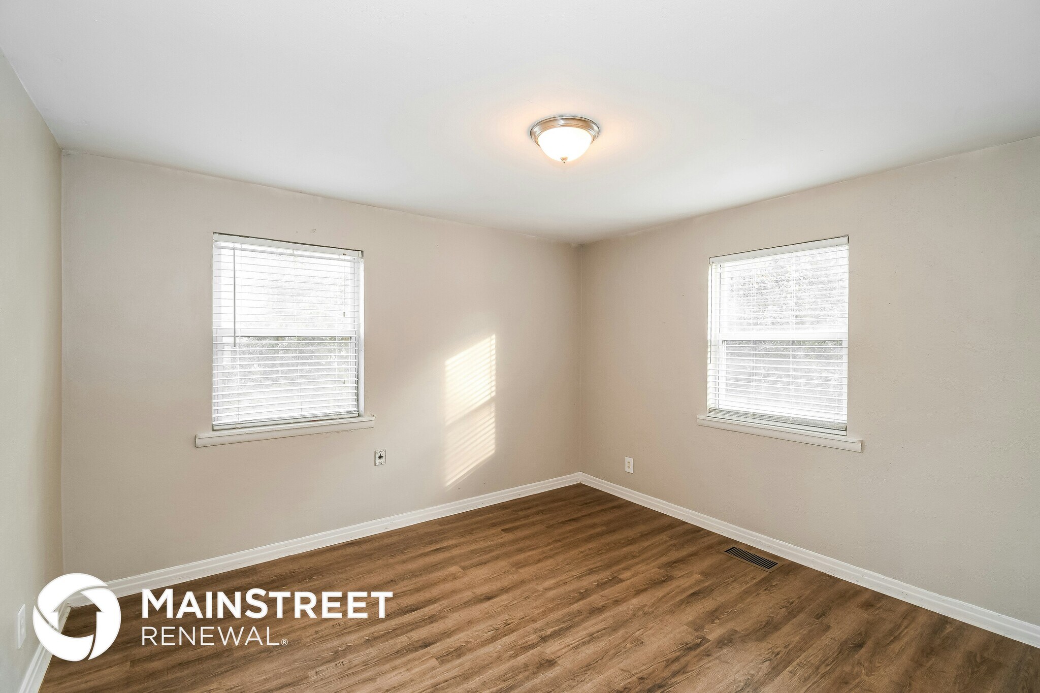 Building Photo - 6418 Ballejo Ct N