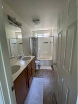 Building Photo - 2544 Kenwood Ct