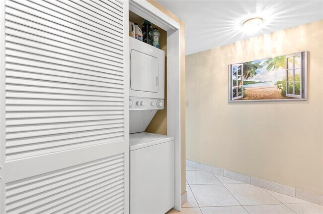 Building Photo - 4010 Galt Ocean Dr