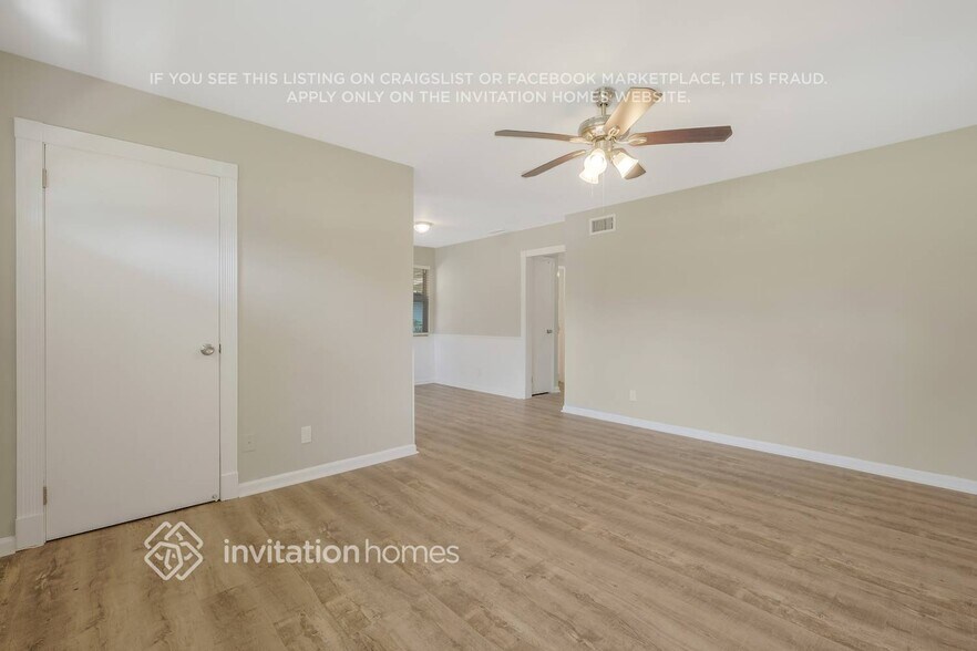 Building Photo - 7917 Chateau Dr S