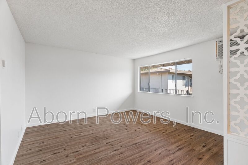 Building Photo - 1221 B St
