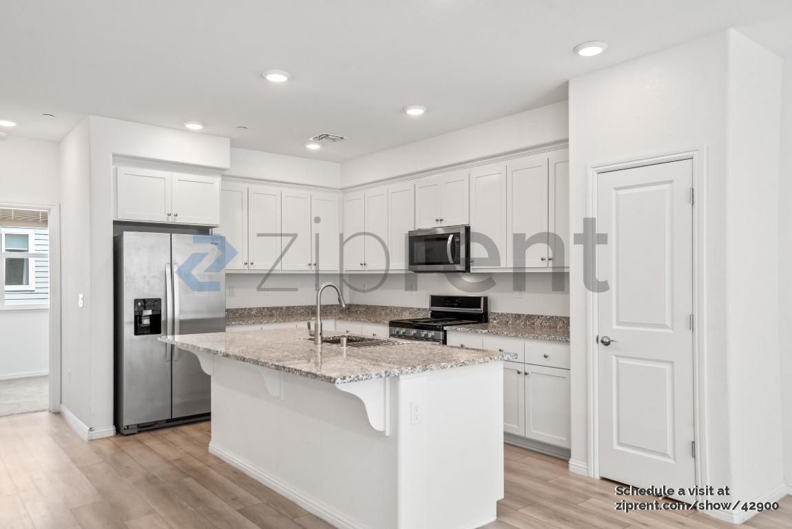 Building Photo - 40711 Penstemon Terrace