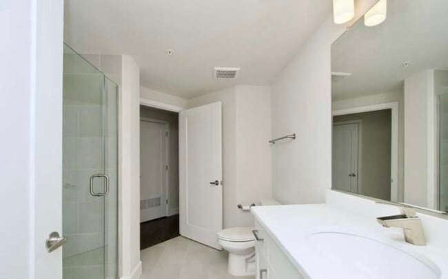 Building Photo - 2 Bedroom 2 Bathroom Modern Condo at The Lexicon, NoMa Neighborhood, Modern Appliances, Covered P...