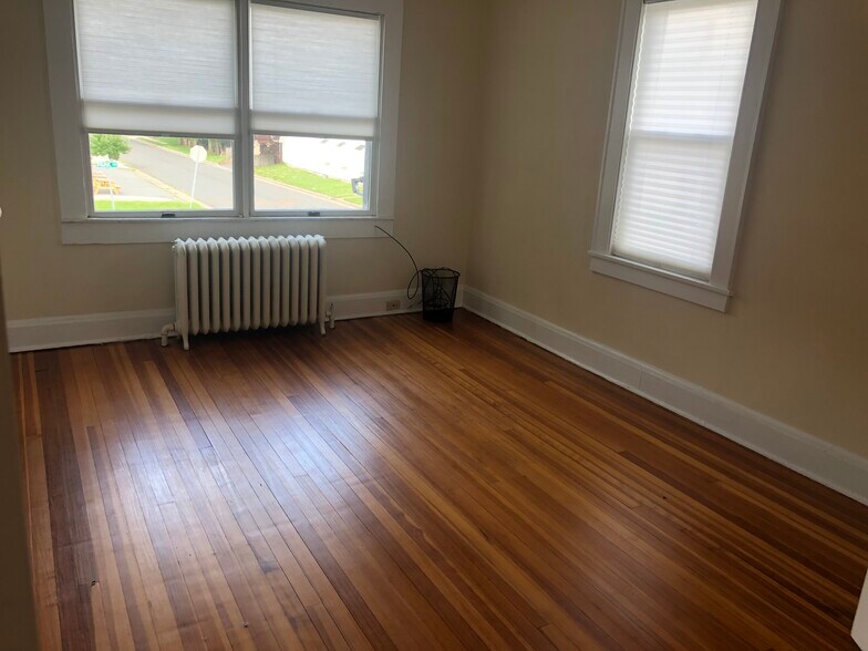 Building Photo - 2101 Park Ave