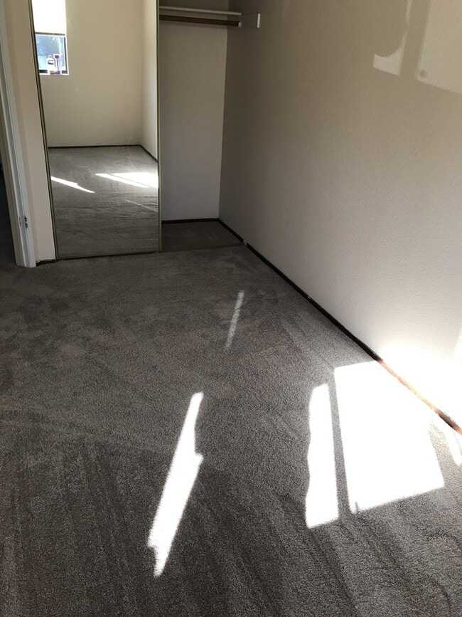 Building Photo - Beautiful 3 Bedroom Home in Desirable M Section Available Soon!