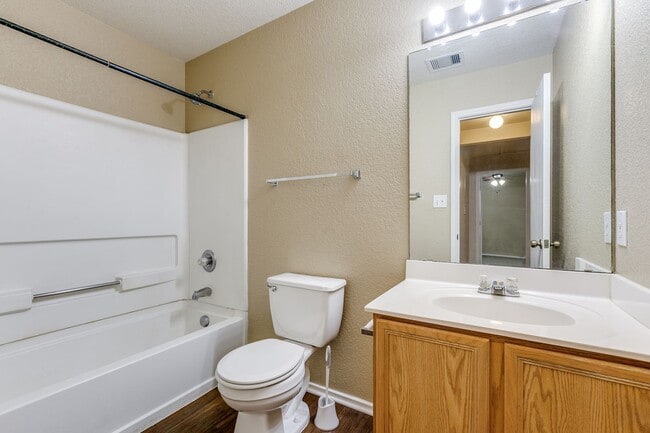Building Photo - BEAUTIFUL 4-BEDROOM HOME NEAR UTSA