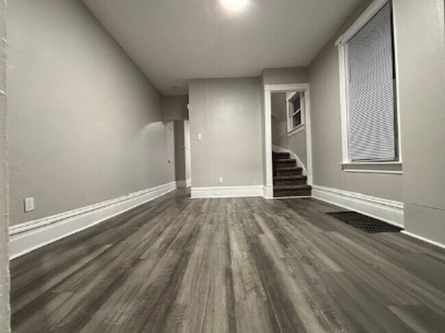 Building Photo - 368 3rd St