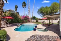 Building Photo - 9012 E Sutton Dr