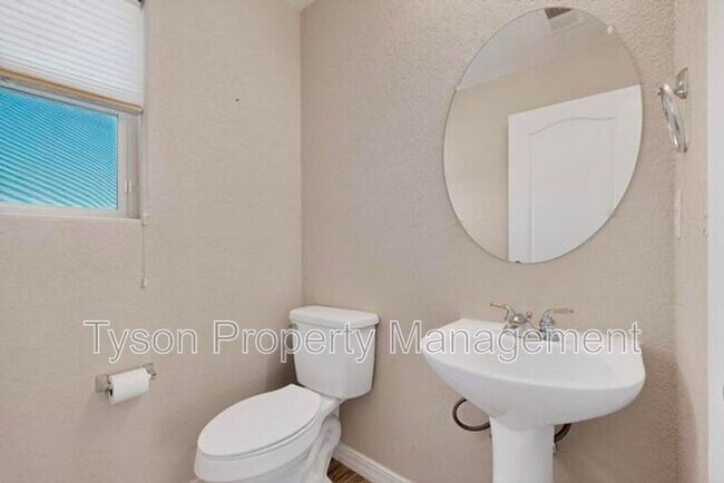 Building Photo - 8523 Waterford Pl NE