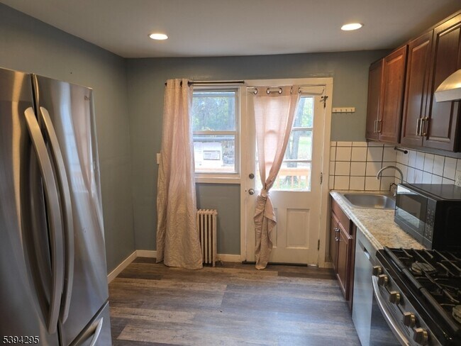 Building Photo - 38 Hamilton Rd