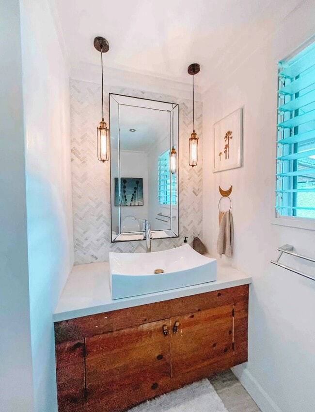 Building Photo - 328A Oneawa St