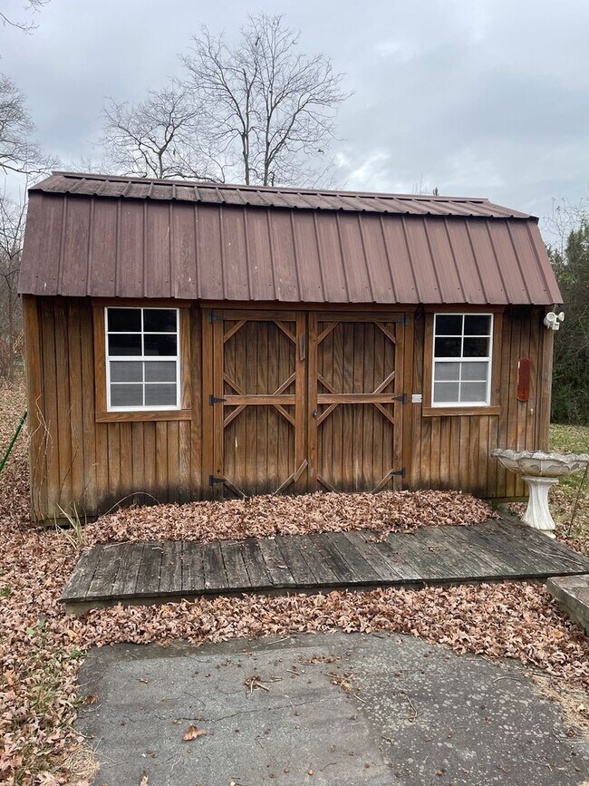 Building Photo - 2812 Kecoughtan Rd