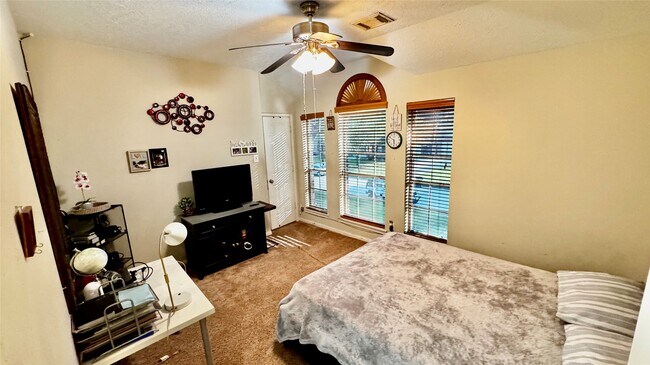 Building Photo - 14506 Wadlington Dr