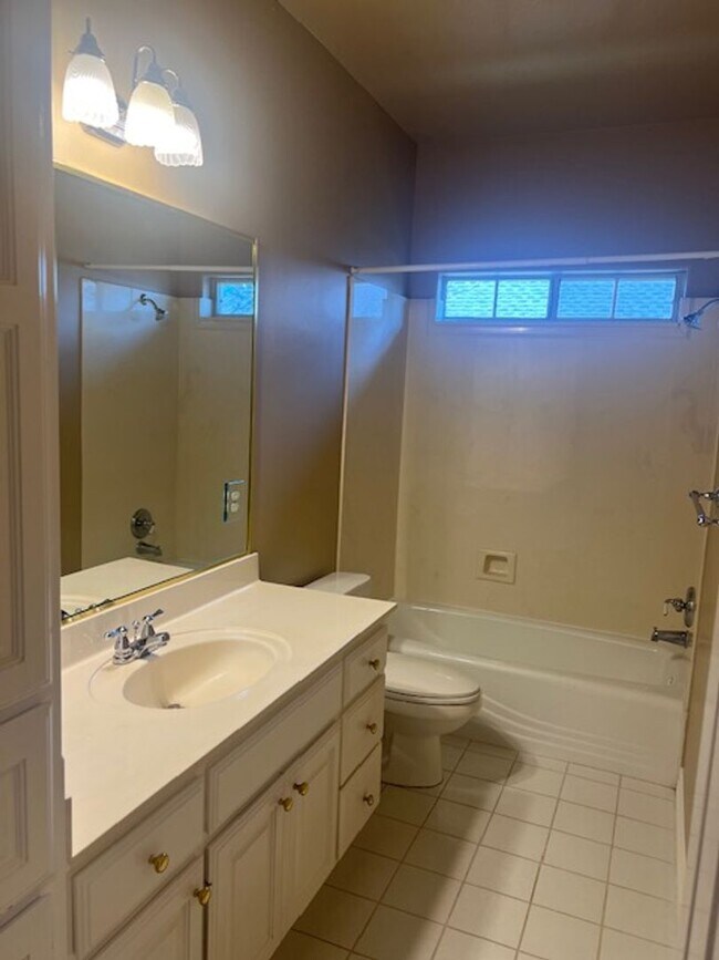 Building Photo - 3 Bedroom 3 Bathroom Berry Creek Home