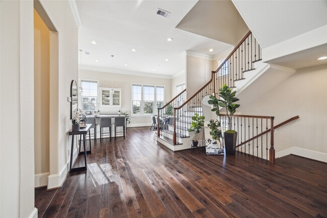 Building Photo - 9455 Fannin St