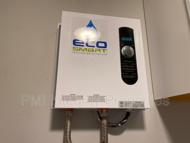 Building Photo - 7993 Greenlea Dr