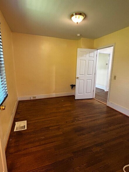 Building Photo - 23 Ashuelot St