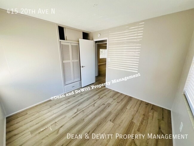 Building Photo - 415 20th Ave N