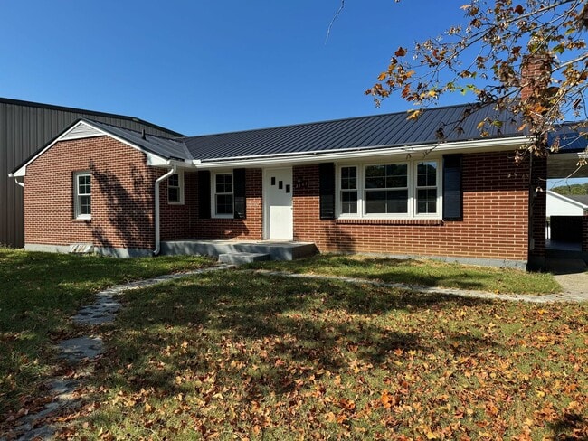 Primary Photo - Updated Home with Parking in Radford