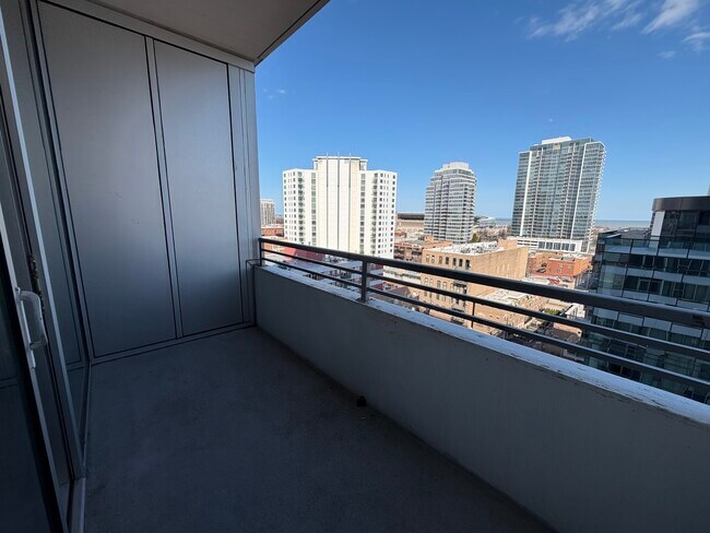 Building Photo - 1720 S Michigan Ave