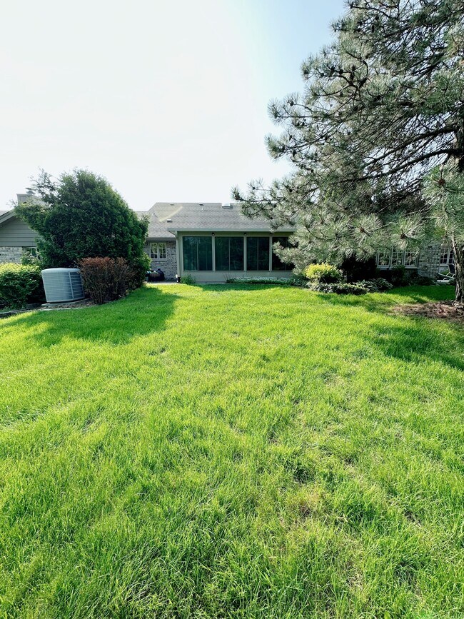 Building Photo - 3845 Yukon Rd