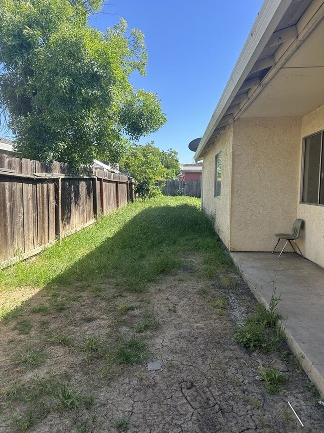 Building Photo - 3 bed 2 bath Cozy Home!
