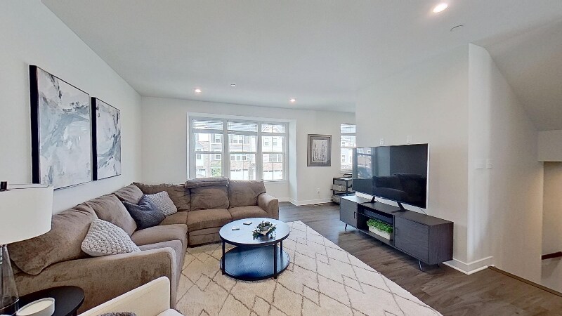 Building Photo - 114 Lupine Dr