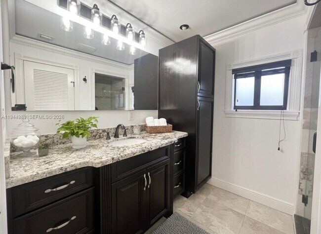 Building Photo - 3069 SW 21st St