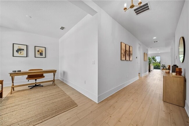 Building Photo - 1694 Pinecliff Dr