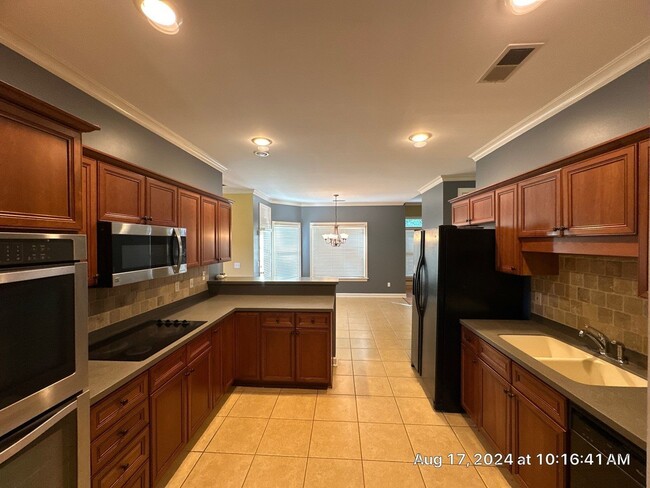 Building Photo - 10135 Ridgewood Oak Dr