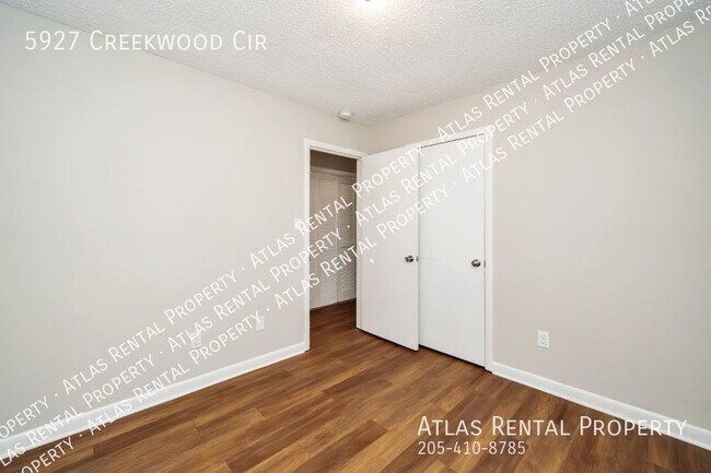 Building Photo - 5927 Creekwood Cir Irondale, AL 35210