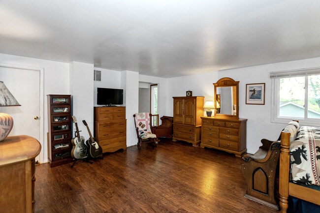 Building Photo - 1101 Sausalito Ct