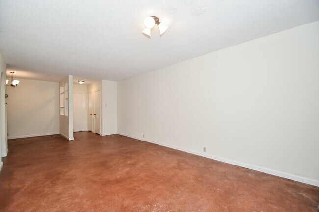 Building Photo - 2601 Bellefontaine