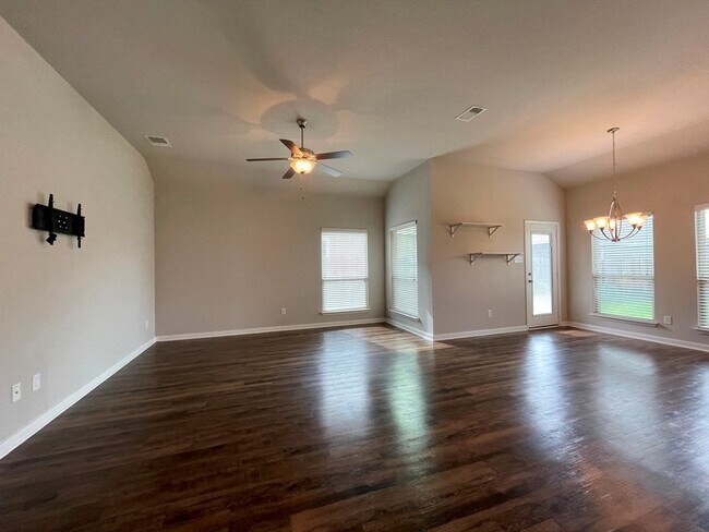 Building Photo - 8113 Northgate Lp