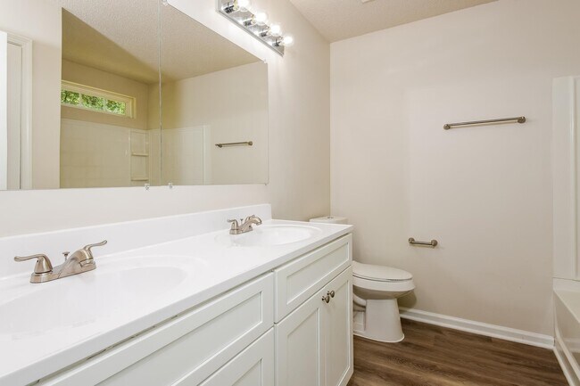 Building Photo - 6734 Brookfield Way