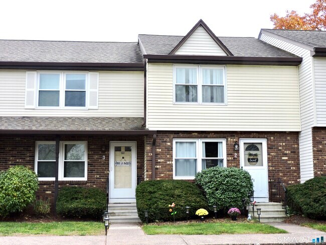 Building Photo - 2 St Marc Cir