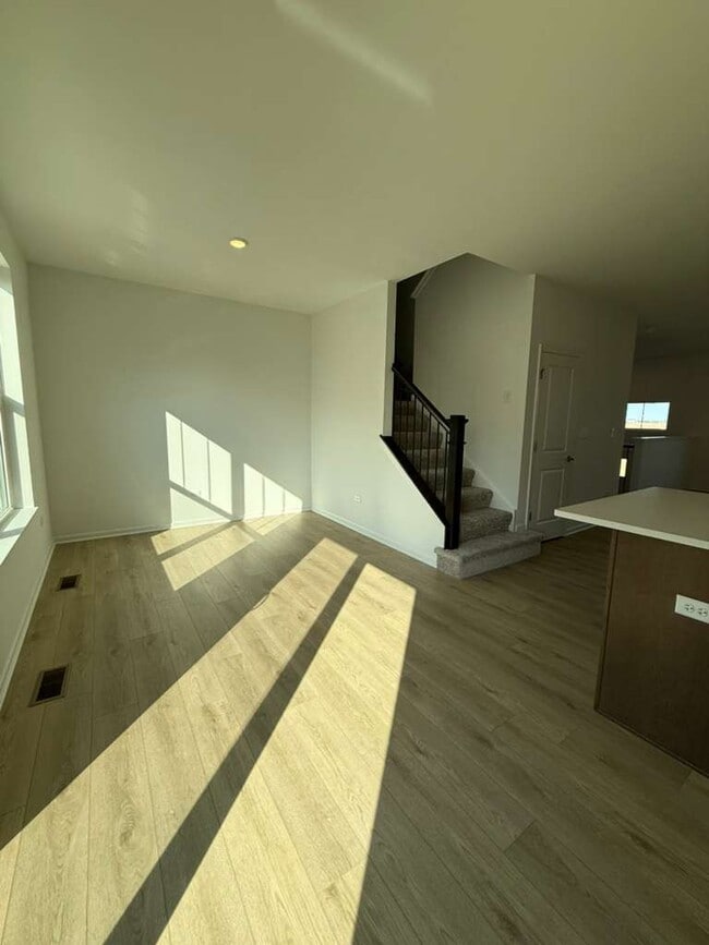 Building Photo - 25644 W Yorkshire Dr