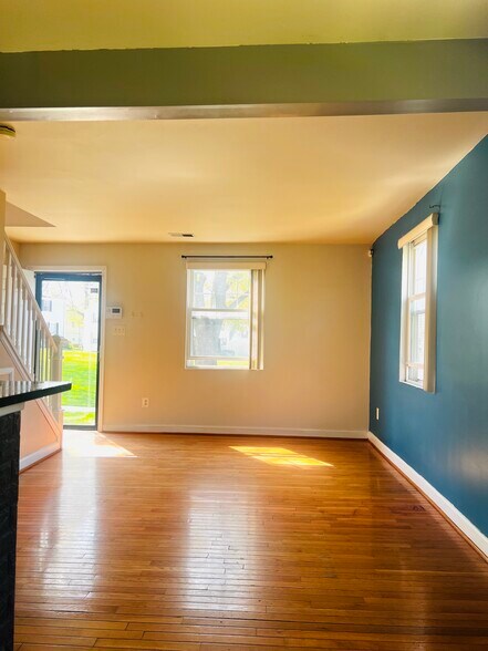 Building Photo - 6900 Hawthorne St