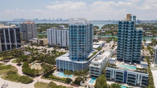 Building Photo - 6515 Collins Ave