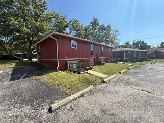 Building Photo - 207 Wheaton Ct